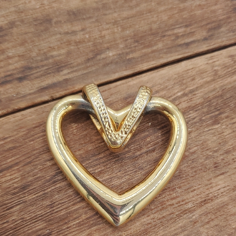 Stunning Chunky Heart Pendant P305